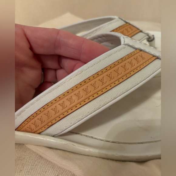 Louis Vuitton white sandals - Picture 3 of 8